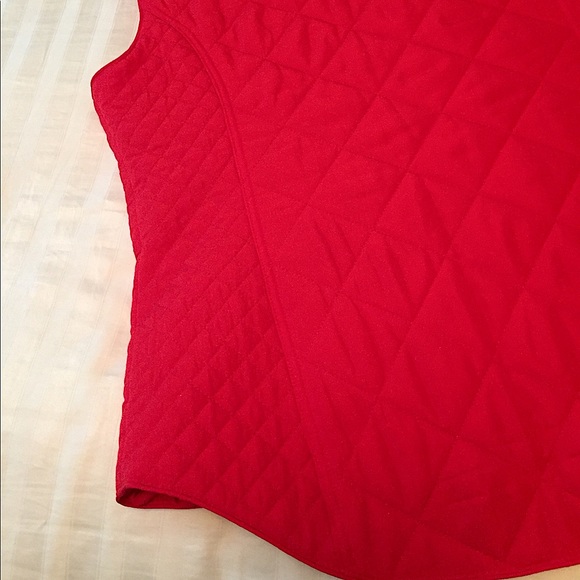 NWOT Crown & Ivy Red Quilt Soft Silk Zip Vest (PL) - Picture 13 of 16